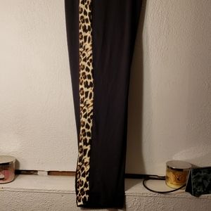 ❤Plus size leopard stripe legging